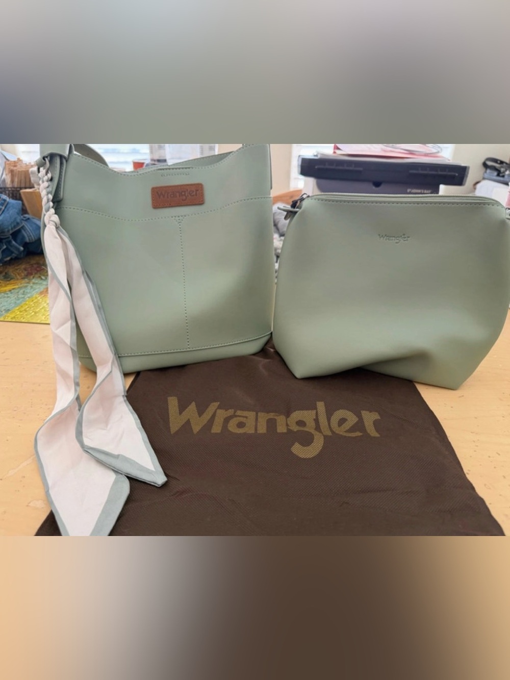 Wrangler Mint Green Tote with Matching Pouch(NWOT)